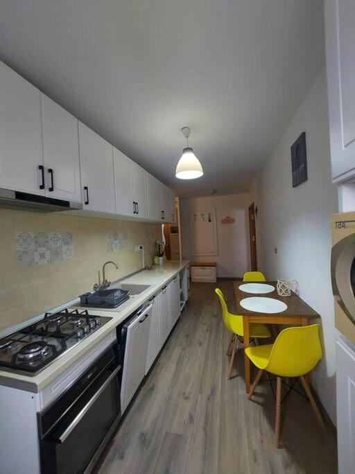 Apartament Spatios In Braszów Zewnętrze zdjęcie